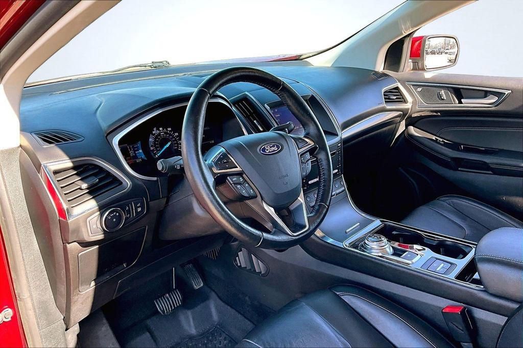 Used 2019 Ford Edge Titanium w/ Equipment Group 301A image 14