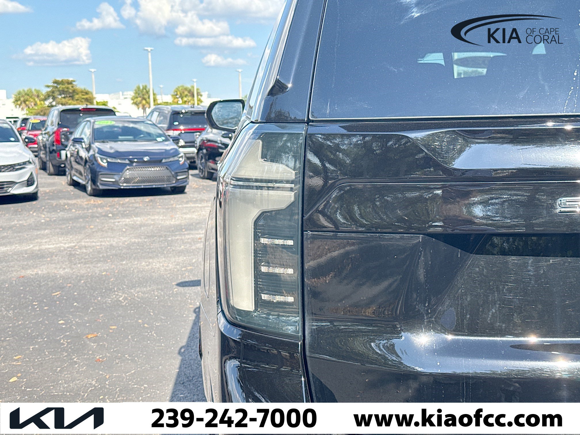 Used 2025 Chevrolet Suburban High Country image 9