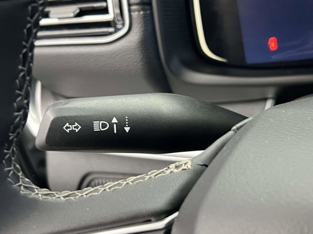 Used 2025 Jeep Wagoneer 4WD image 23