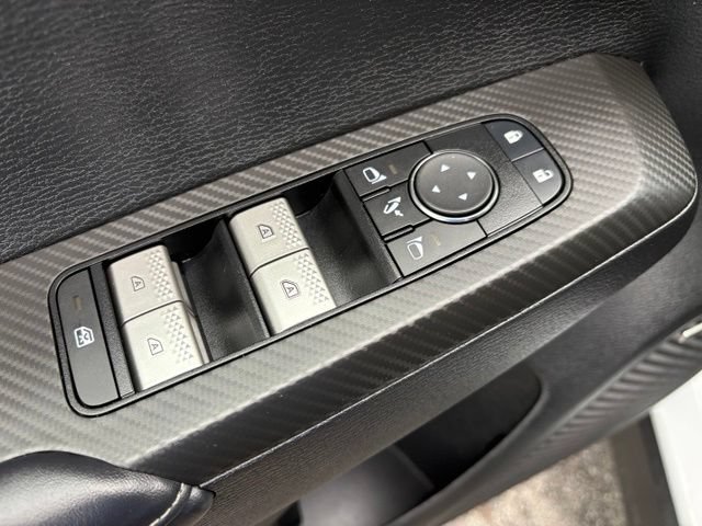 Used 2025 Mitsubishi Outlander SE FWD image 11
