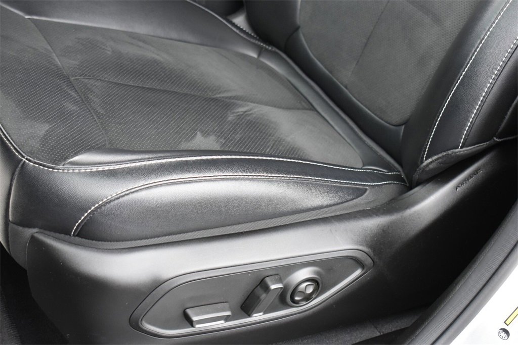 Used 2024 Jeep Grand Cherokee Altitude image 14