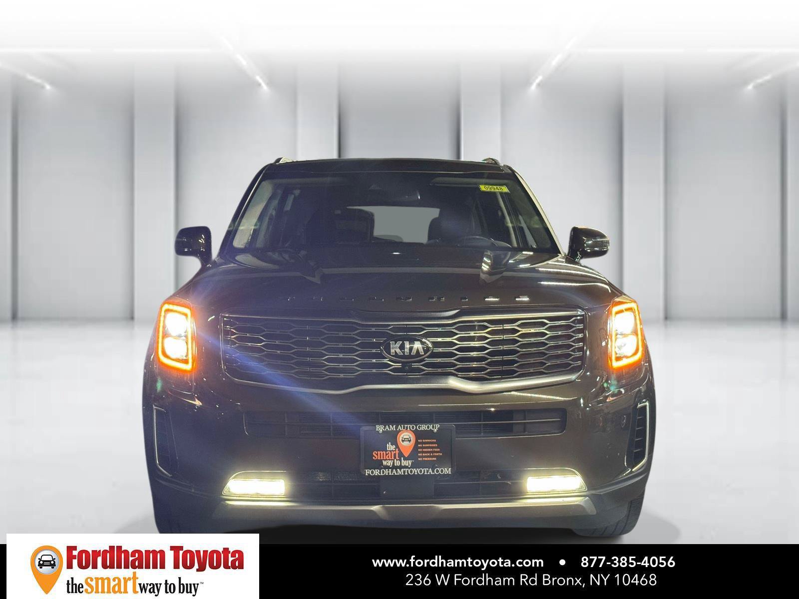 Used 2020 Kia Telluride SX w/ SX Prestige Package AWD/4WD image 2