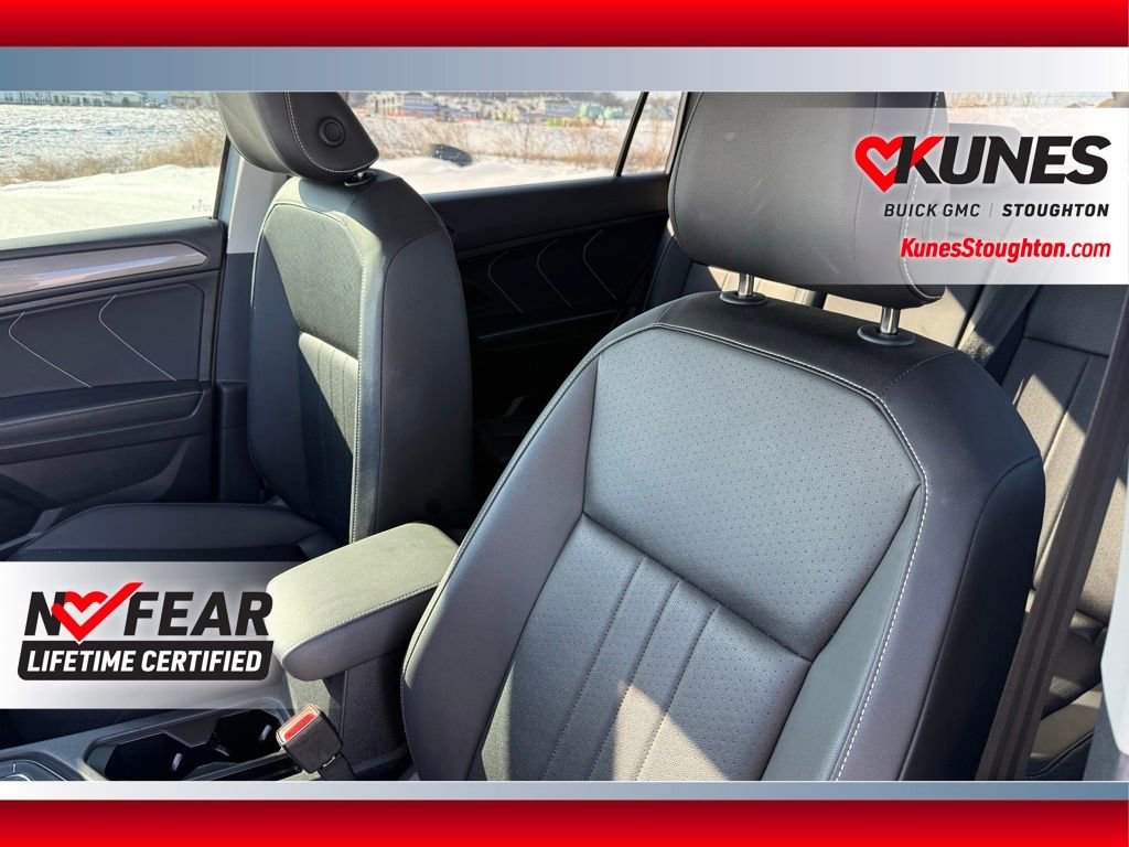 Used 2023 Volkswagen Tiguan SE image 24