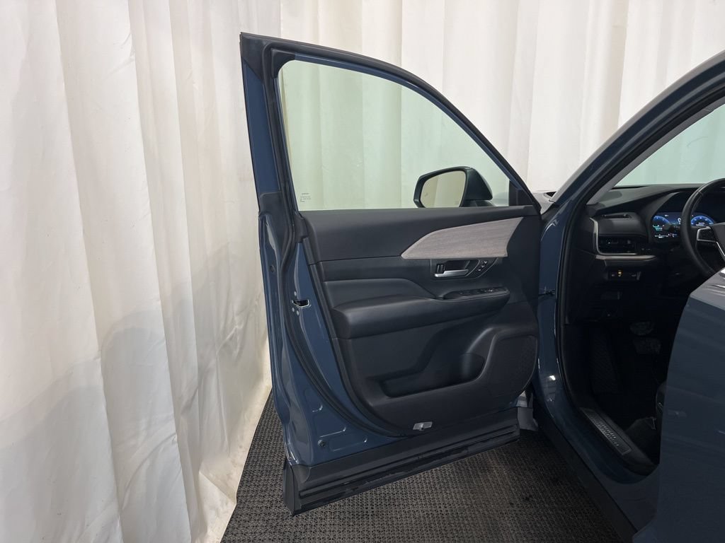 Used 2024 Toyota Grand Highlander AWD image 18