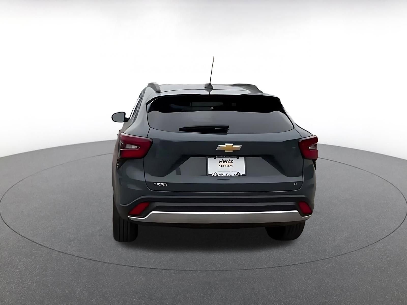 Used 2025 Chevrolet Trax LT w/ LT Convenience Package FWD image 12