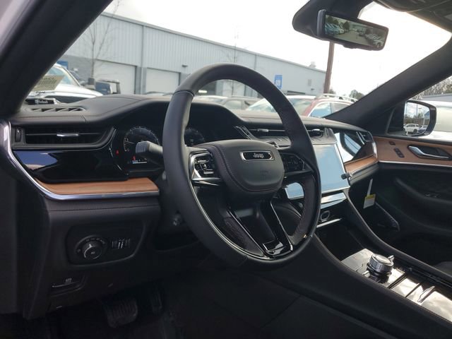 New 2026 Jeep Grand Cherokee Summit image 21