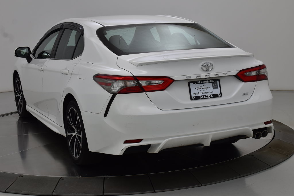 Used 2018 Toyota Camry SE FWD image 19