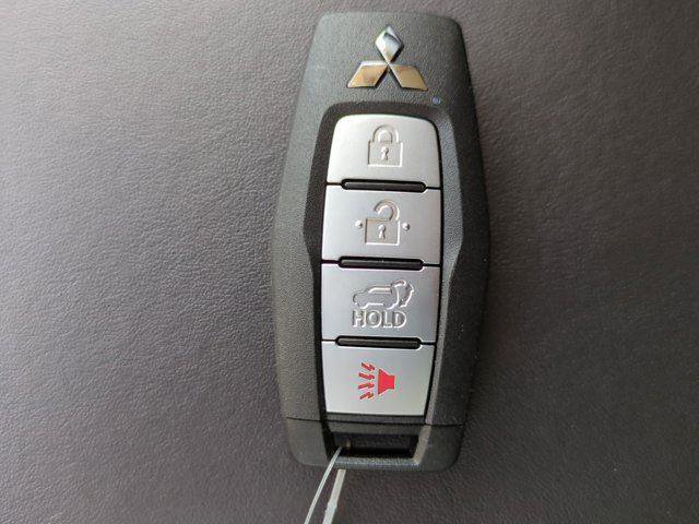 New 2025 Mitsubishi Outlander SEL image 36