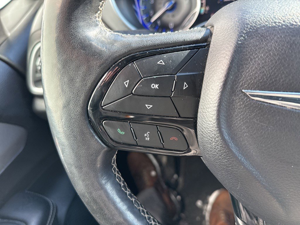 Used 2019 Chrysler Pacifica Touring-L Plus w/ Advanced Safetytec Group image 11