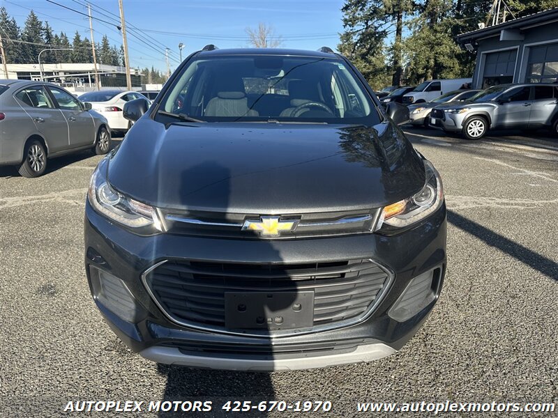 Used 2017 Chevrolet Trax LT w/ Driver Confidence Package AWD/4WD image 2