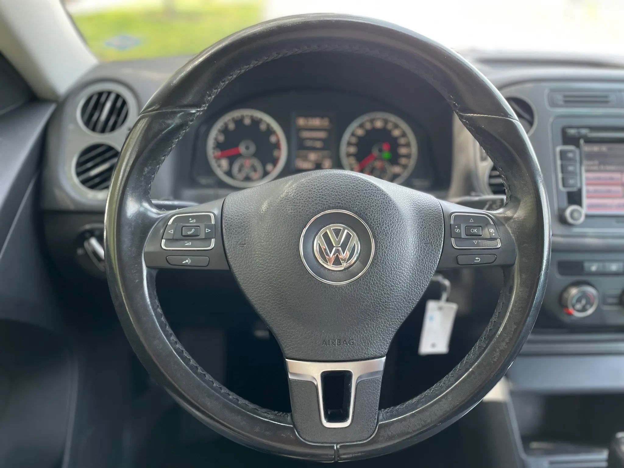 Used 2013 Volkswagen Tiguan SE FWD image 14