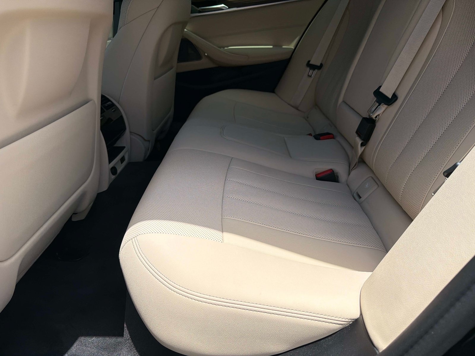 Used 2023 BMW 540i xDrive w/ Premium Package AWD/4WD image 32