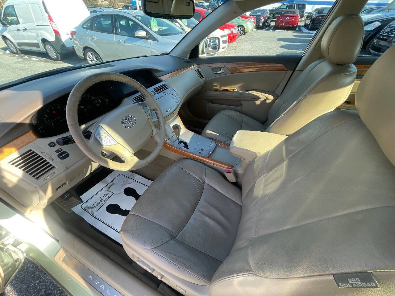 Used 2005 Toyota Avalon XLS image 12