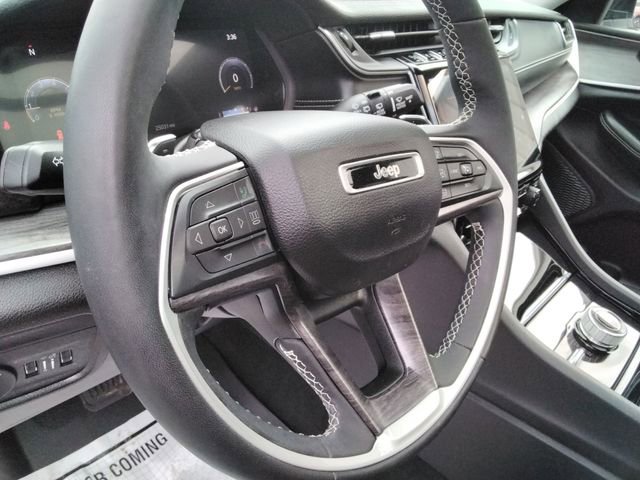 Used 2023 Jeep Grand Cherokee L Limited w/ Black Appearance Package AWD/4WD image 27