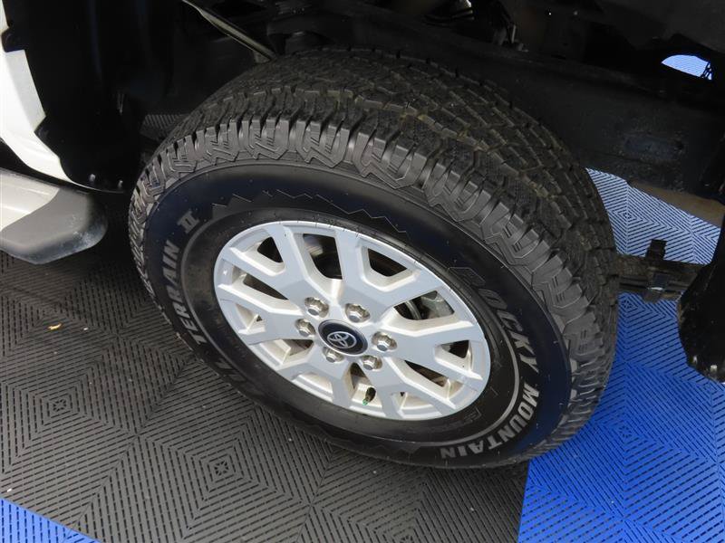 Used 2024 Toyota Tacoma SR RWD image 5