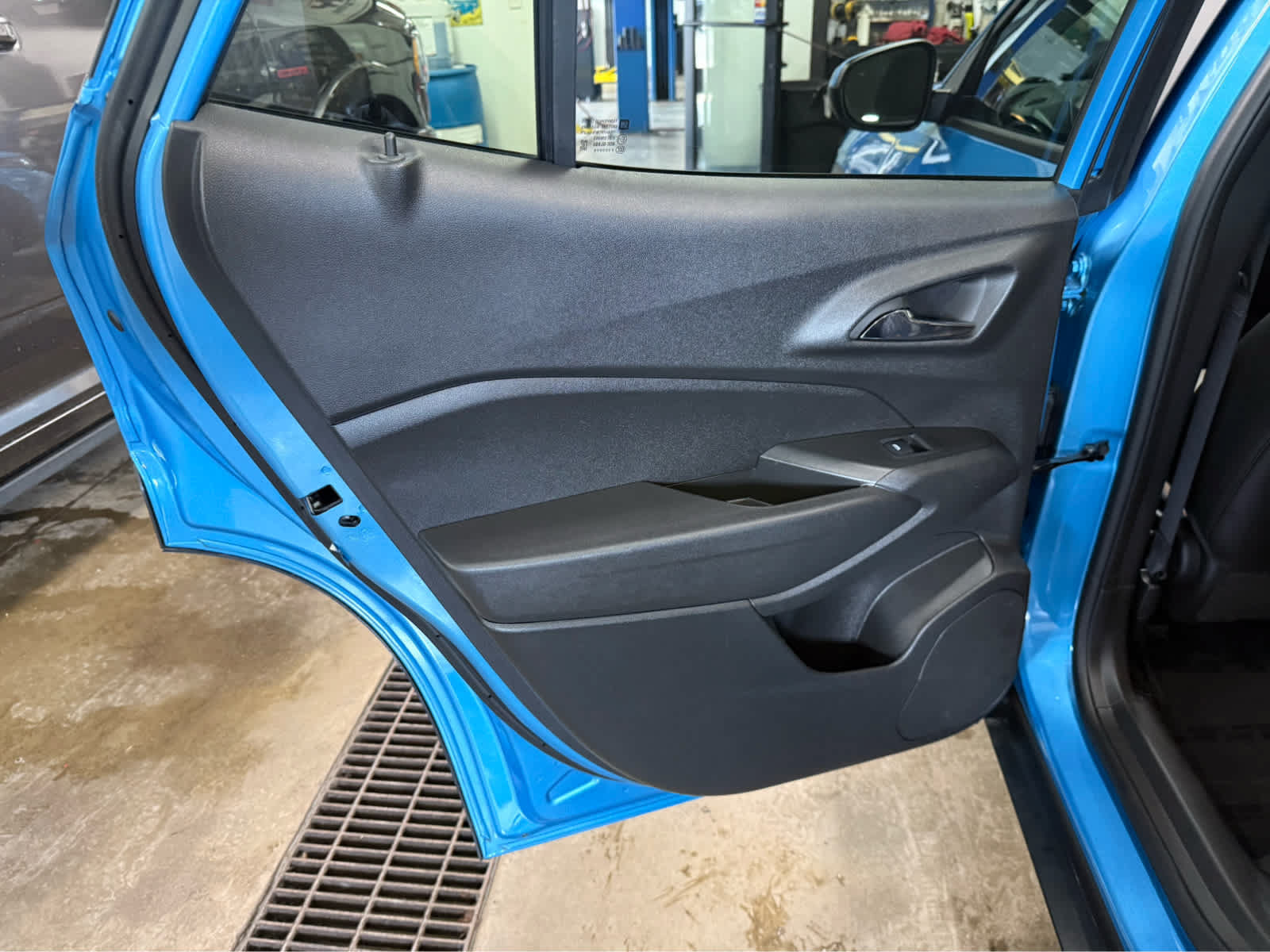 Used 2025 Chevrolet Trax LT w/ Driver Confidence Package FWD image 22