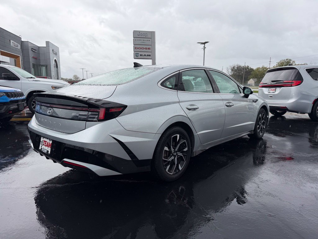 Used 2025 Hyundai Sonata SEL FWD image 8