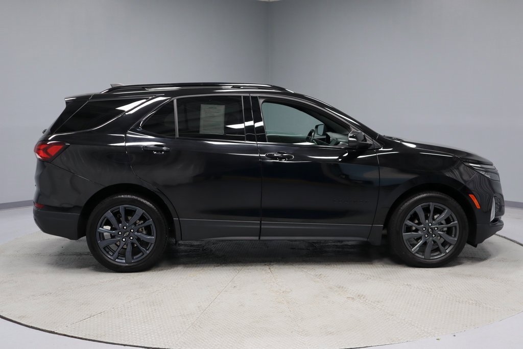 Used 2022 Chevrolet Equinox RS w/ Infotainment Package image 6
