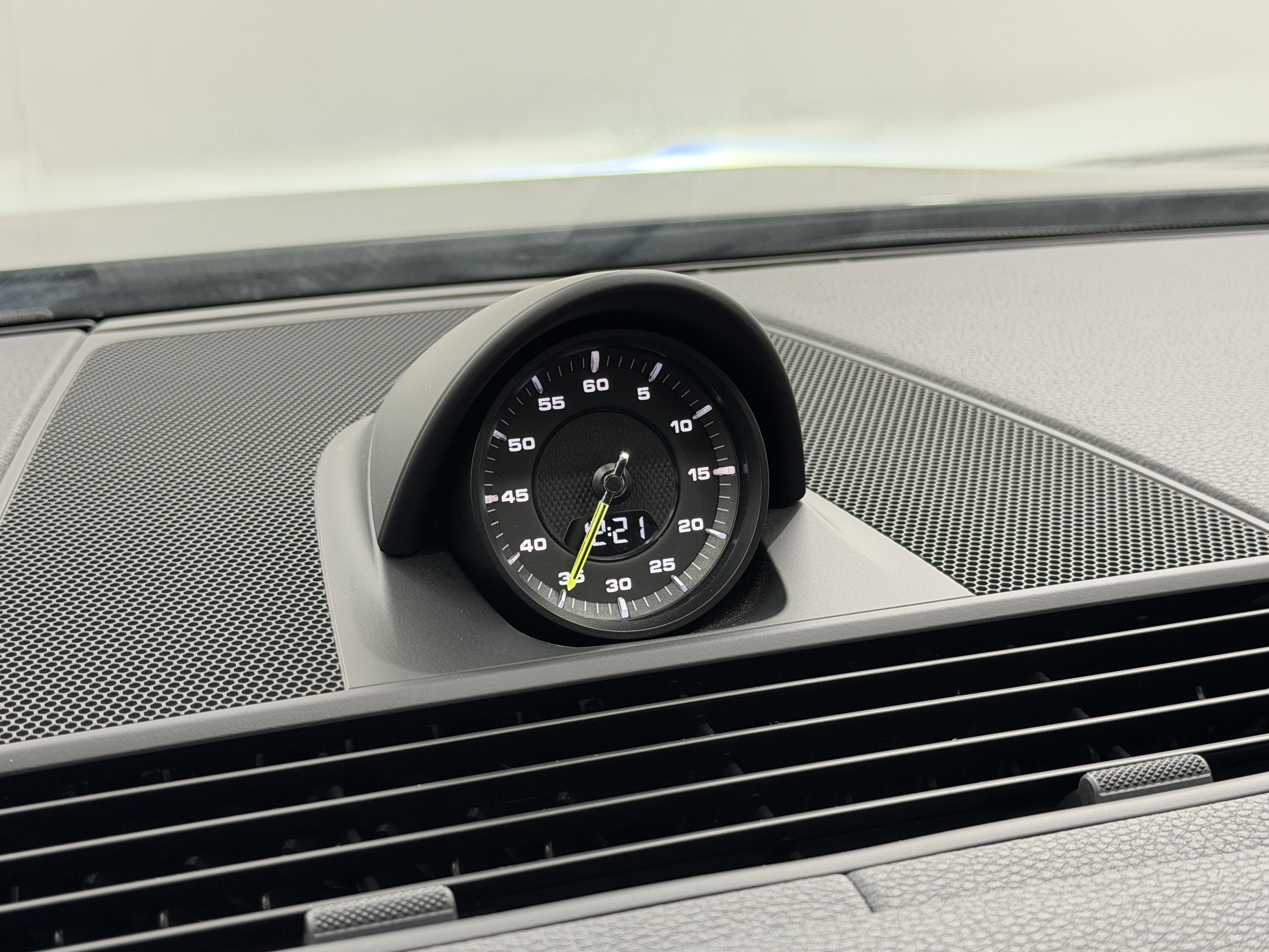 Certified 2023 Porsche Panamera 4 image 54