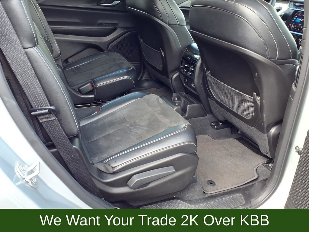 Used 2024 Jeep Grand Cherokee L Altitude image 29