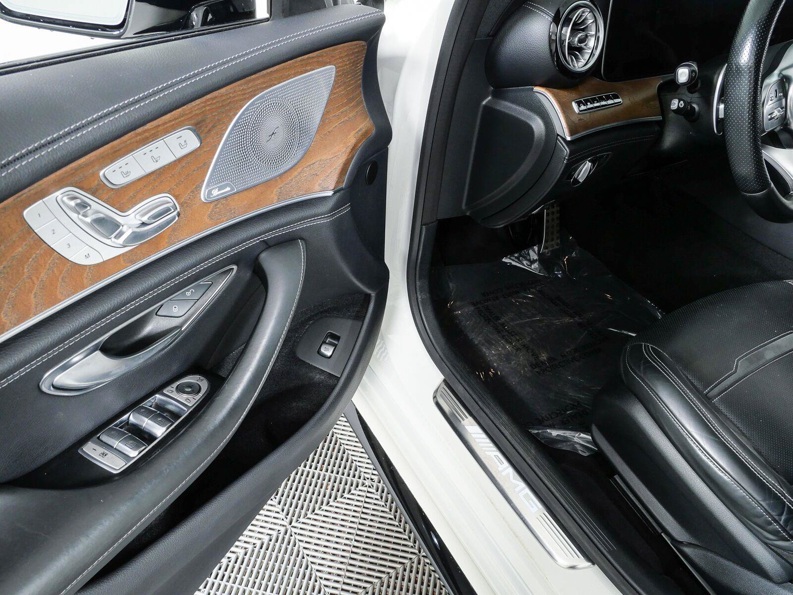 Used 2019 Mercedes-Benz AMG GT 63 image 9