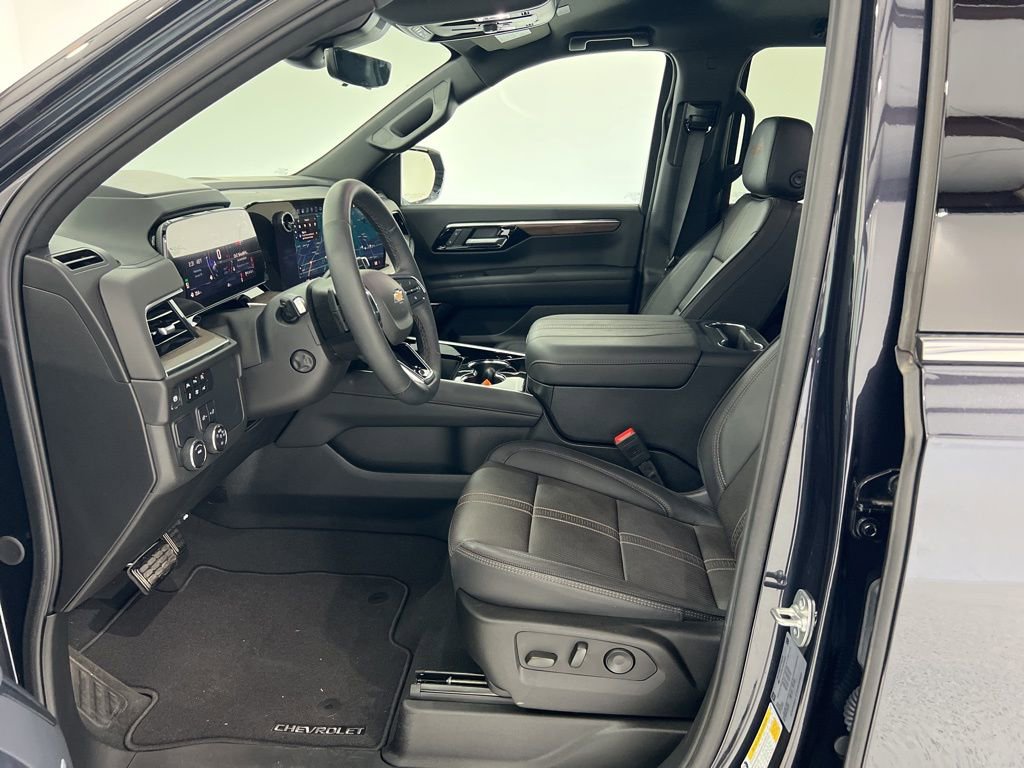 Used 2025 Chevrolet Tahoe High Country image 18