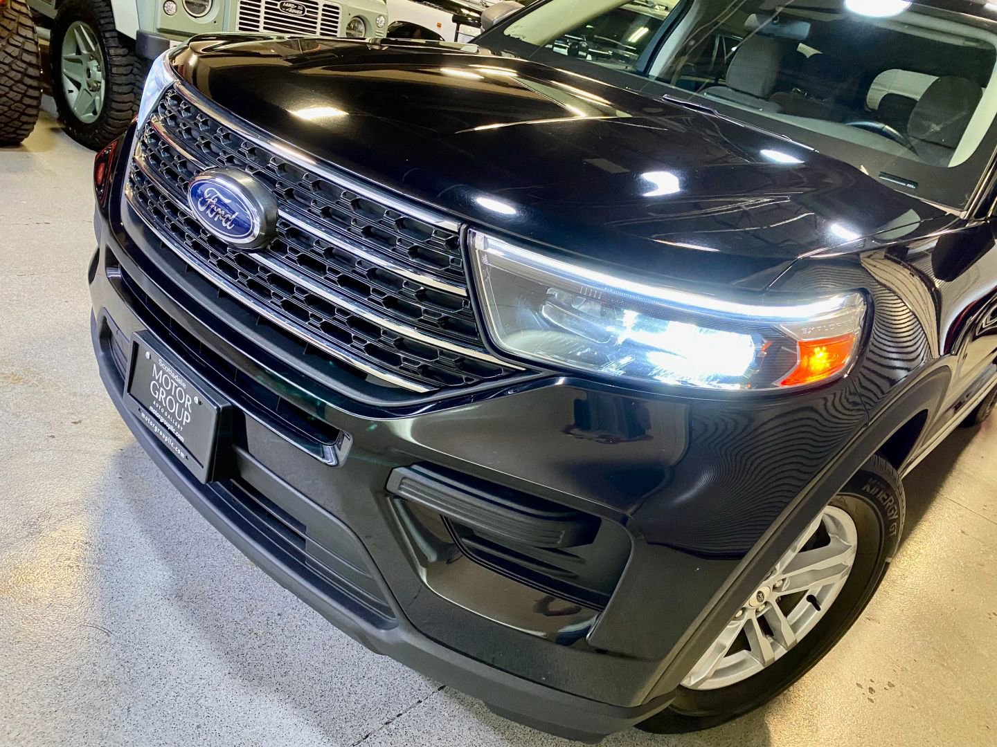 Used 2023 Ford Explorer XLT image 11