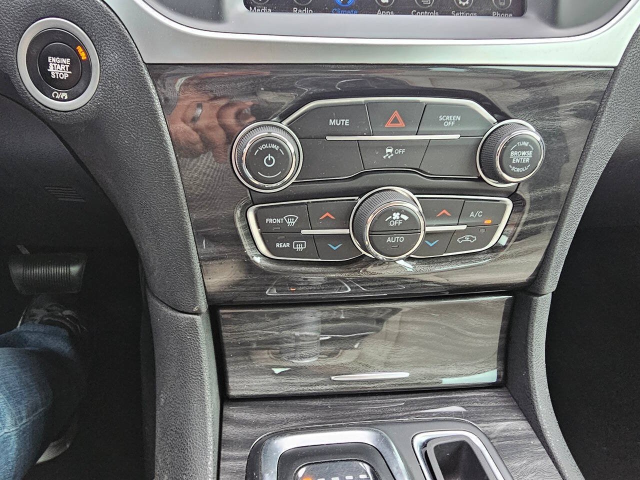 Used 2019 Chrysler 300 Touring w/ Quick Order Package 2EF RWD image 18