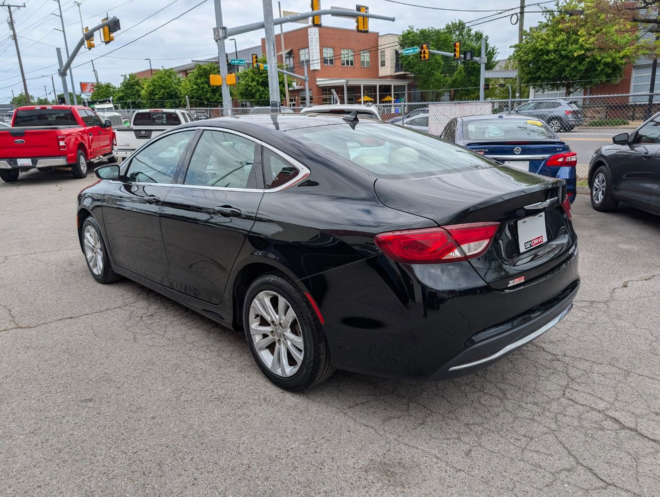 Used 2017 Chrysler 200 Limited Platinum FWD image 8