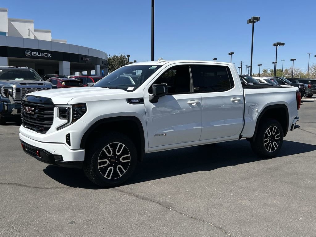 Used 2025 GMC Sierra 1500 AT4 w/ Technology Package AWD/4WD image 4
