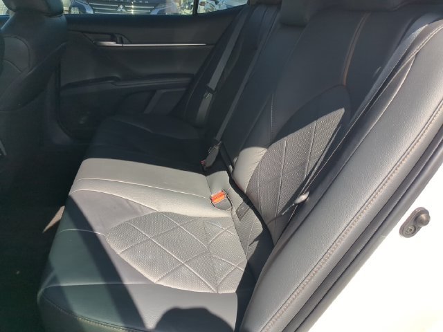 Used 2019 Toyota Camry XLE w/ Navigation Package FWD image 19