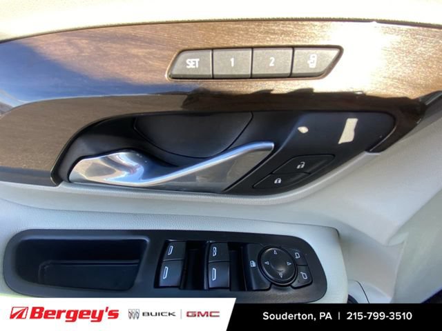 Certified 2020 GMC Terrain Denali w/ Denali Premium Package AWD/4WD image 27