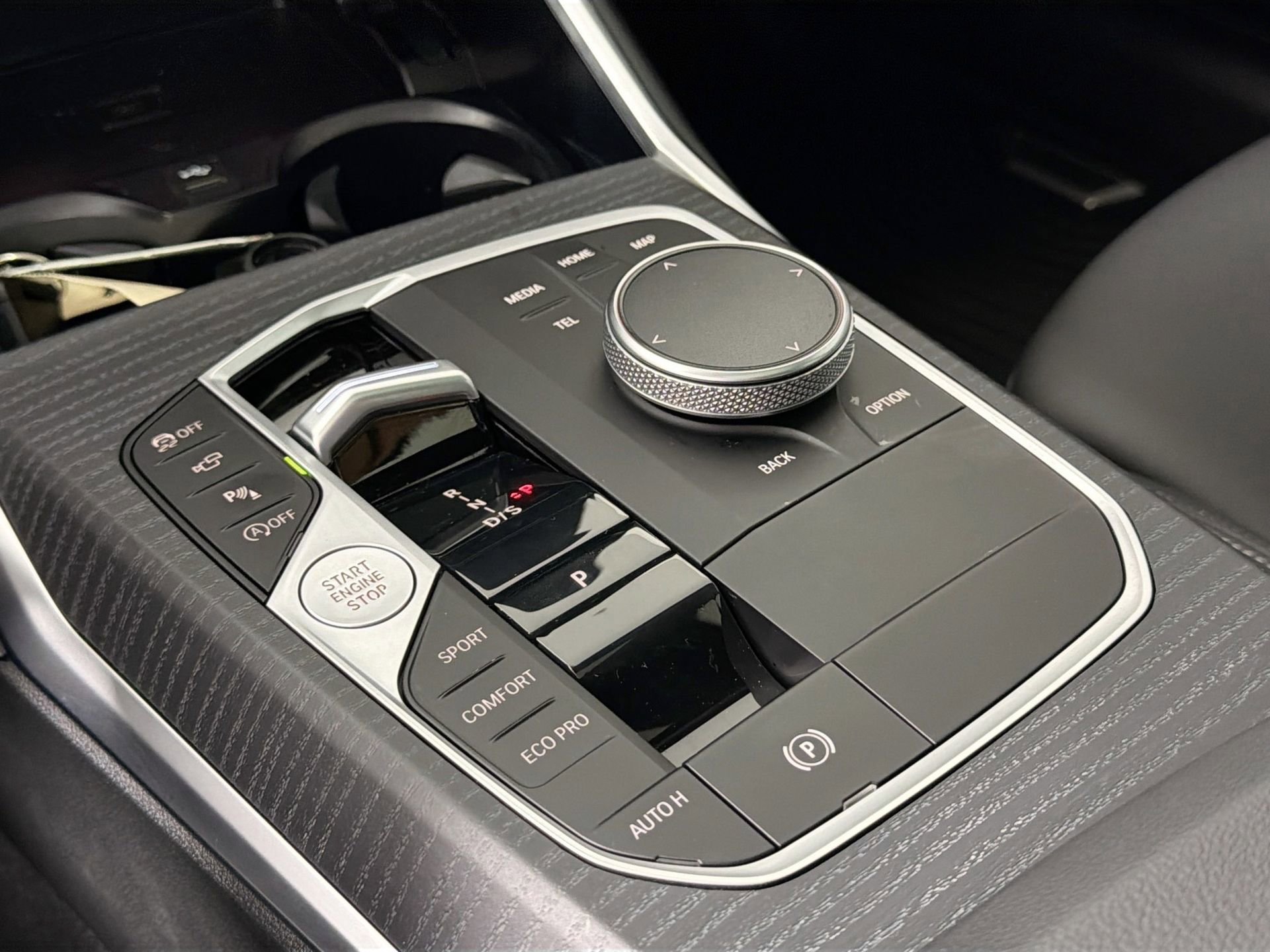 Certified 2025 BMW 330i Sedan w/ Convenience Package image 17