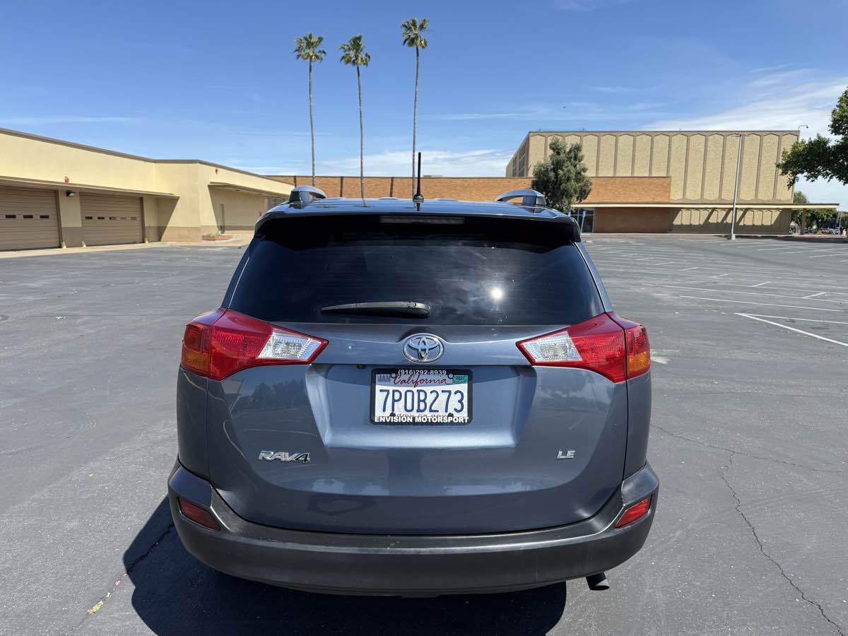 Used 2013 Toyota RAV4 LE FWD image 6