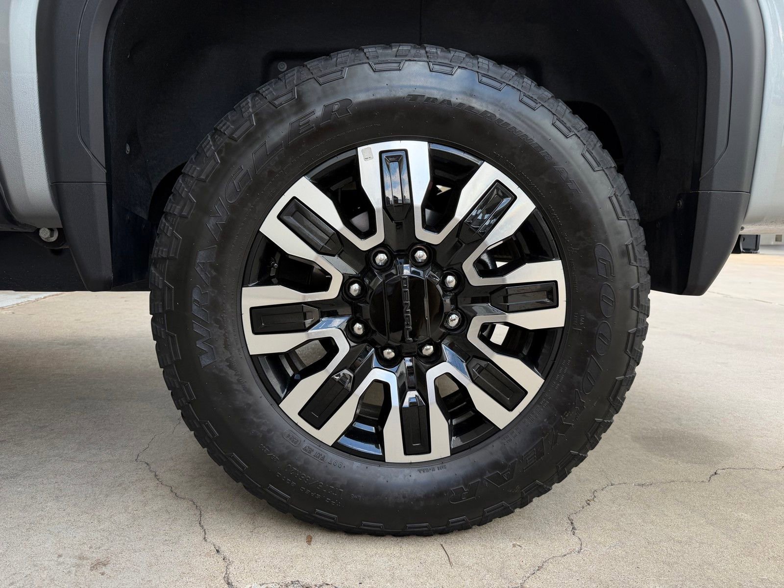 Used 2024 GMC Sierra 2500 Denali Ultimate image 30