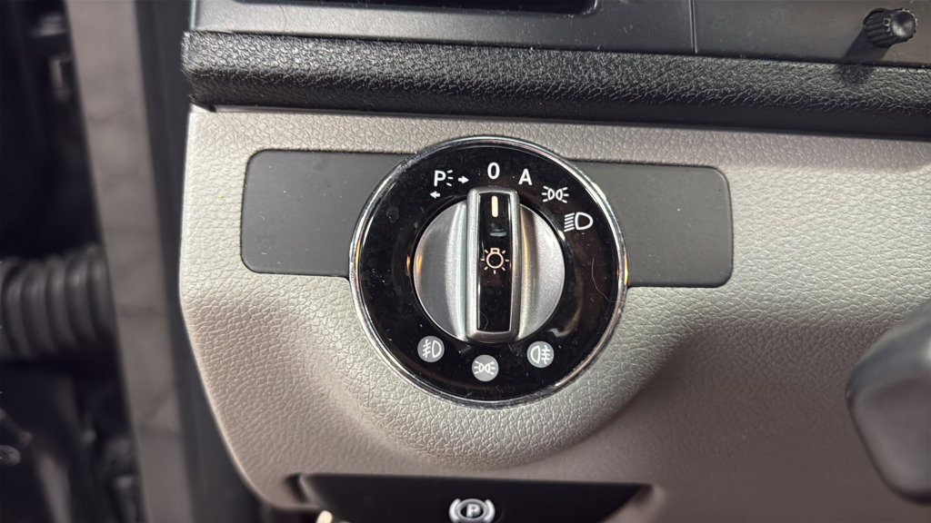 Used 2008 Mercedes-Benz C 300 Sedan image 20