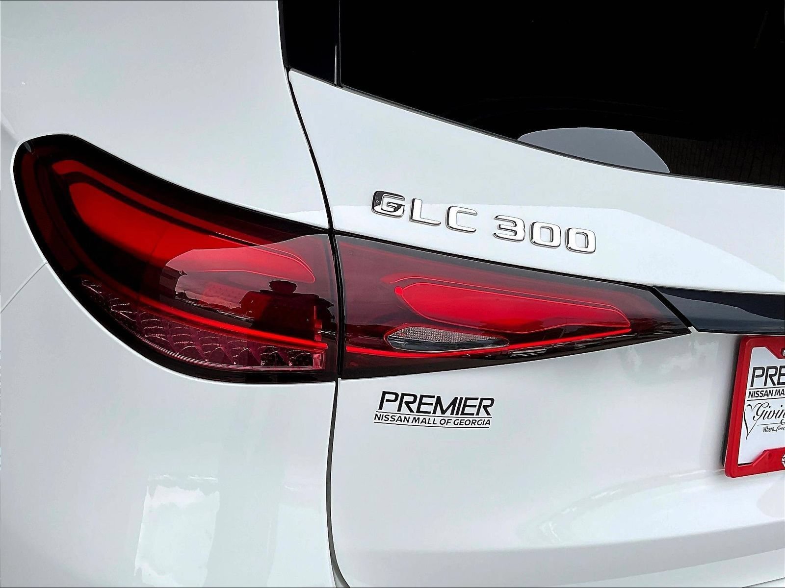 Used 2024 Mercedes-Benz GLC 300 4MATIC image 25