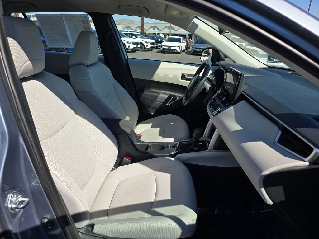 Used 2023 Toyota Corolla Cross L image 12