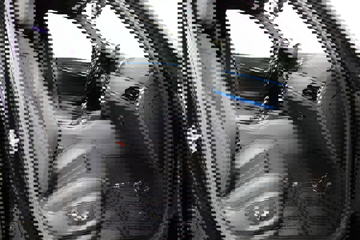 Used 2023 BMW 530e 530e w/ M Sport Package image 12