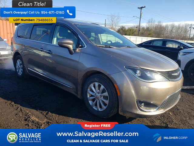 Used 2018 Chrysler Pacifica Touring-L image 5