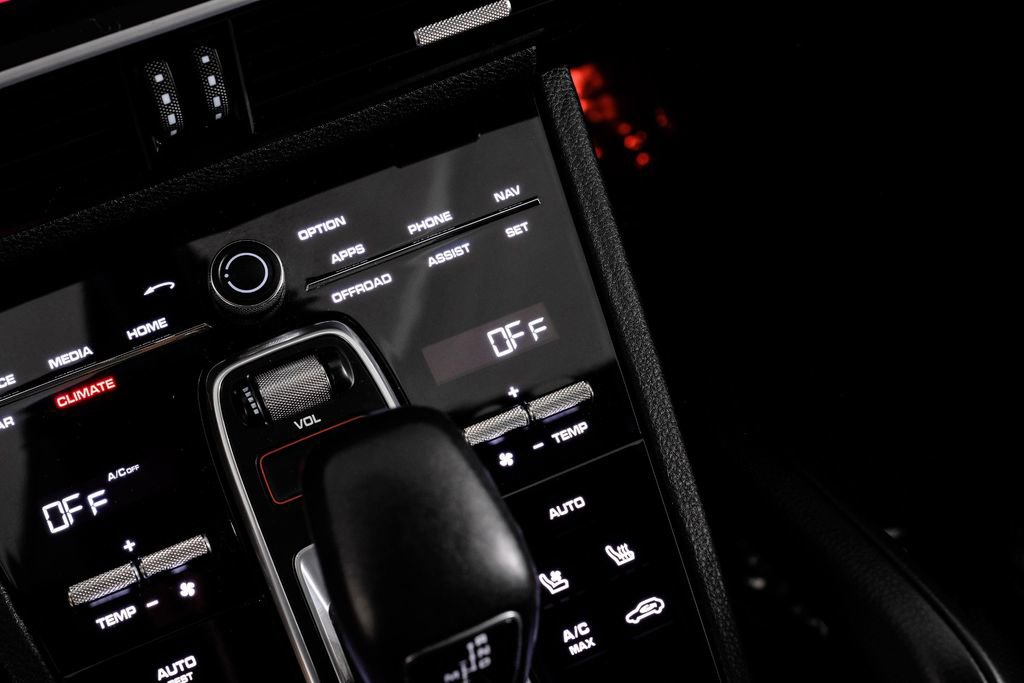 Used 2019 Porsche Cayenne S image 28