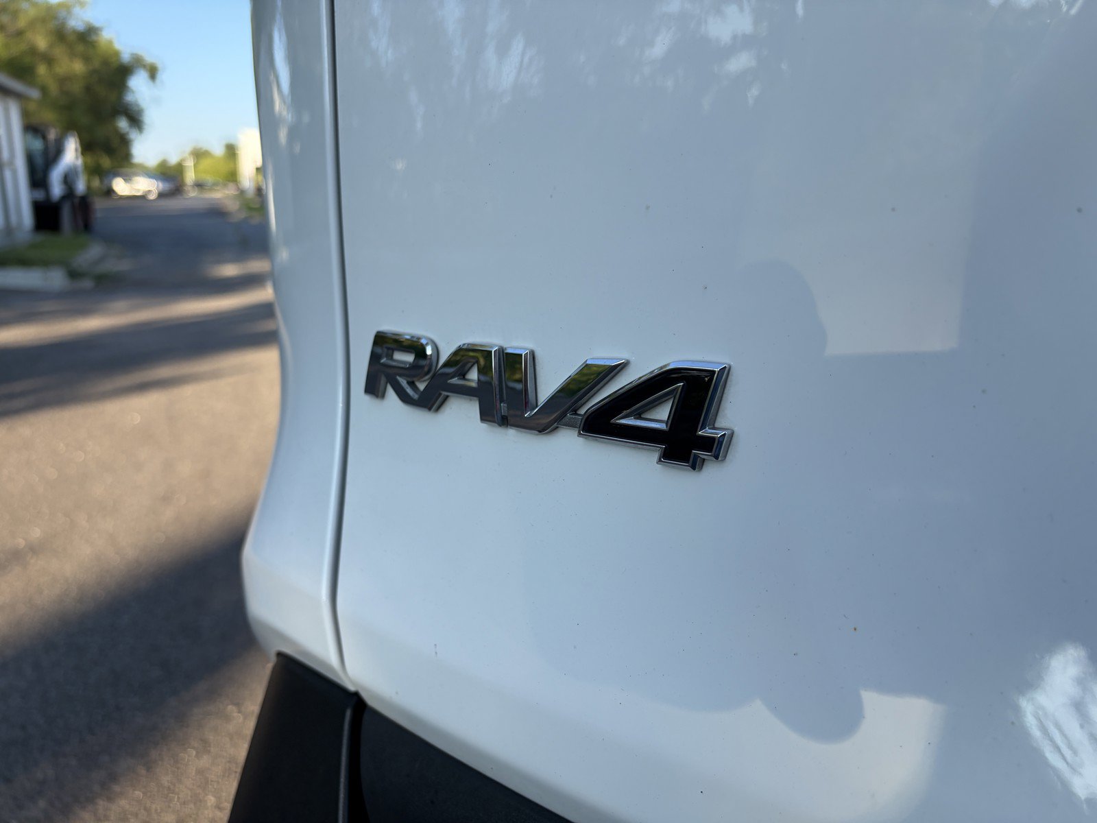 Used 2024 Toyota RAV4 LE AWD/4WD image 37