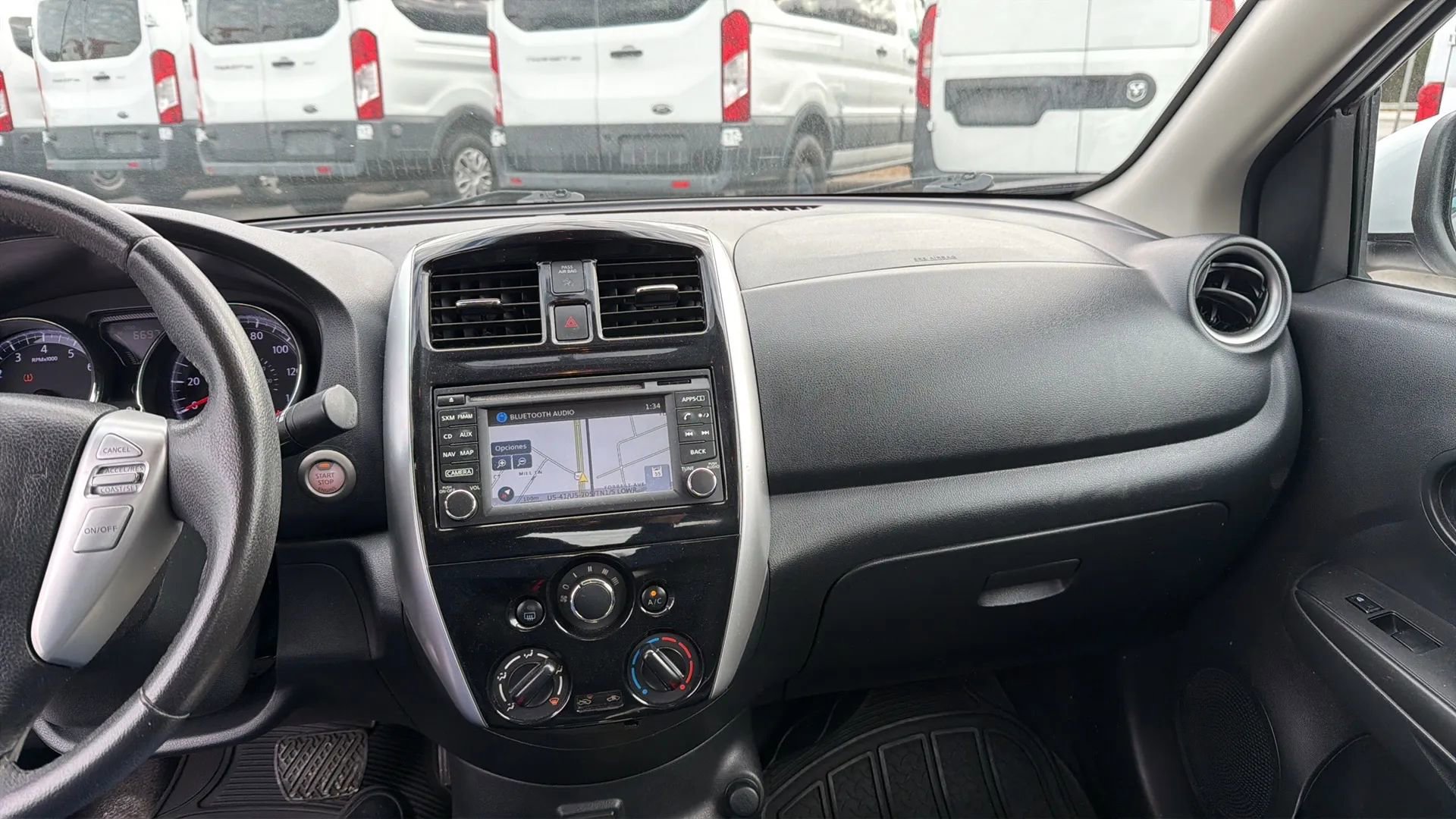 Used 2017 Nissan Versa SL image 17