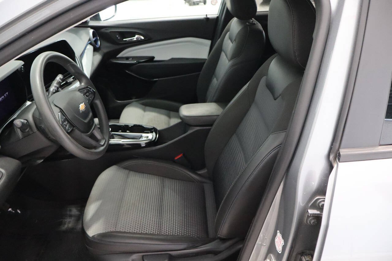 Used 2024 Chevrolet Trax LT FWD image 13