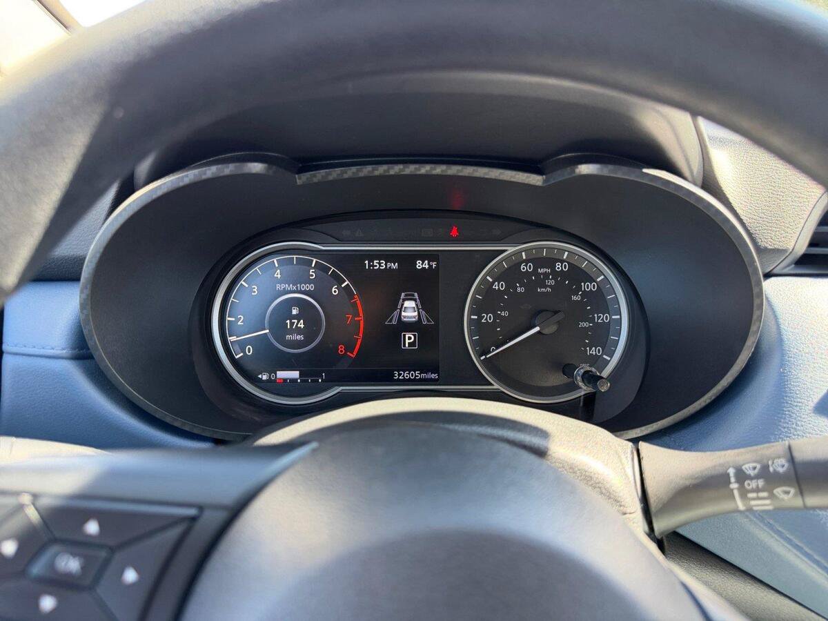Used 2025 Nissan Versa SV FWD image 17