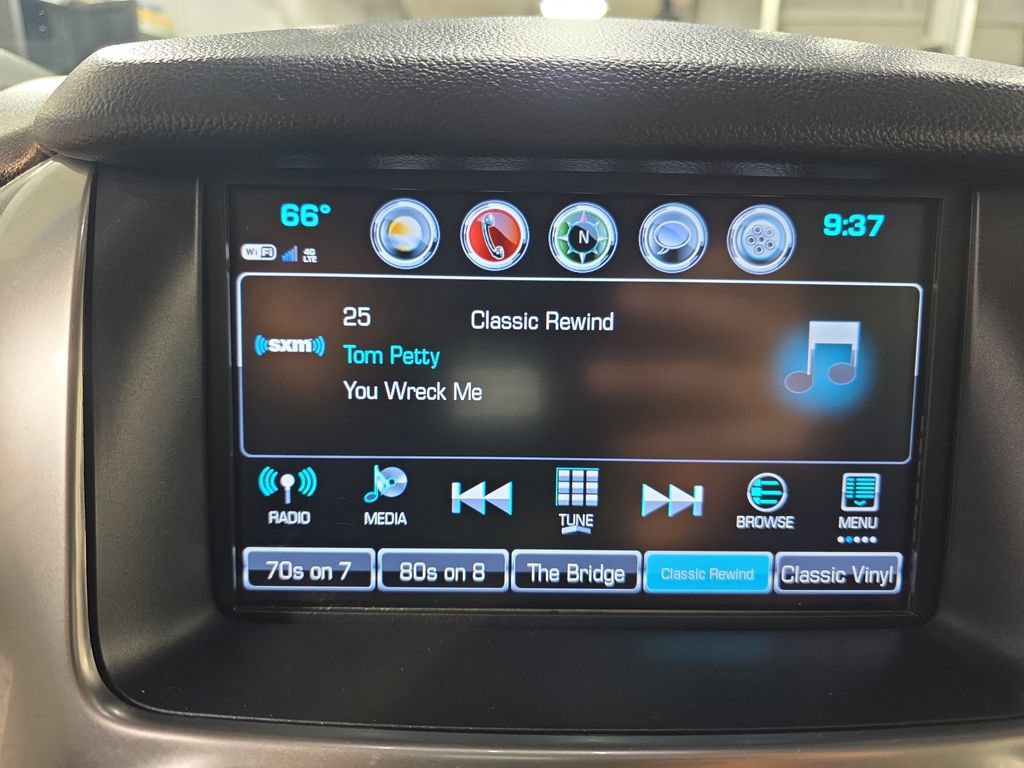 Used 2018 Chevrolet Suburban Premier AWD/4WD image 24