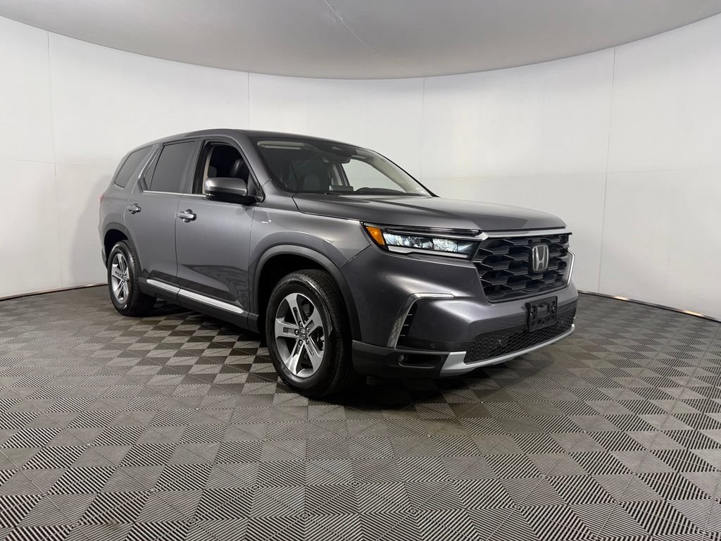 Used 2025 Honda Pilot EX-L image 3