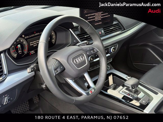 Certified 2024 Audi Q5 2.0T Premium Plus w/ Premium Plus Package AWD/4WD image 9