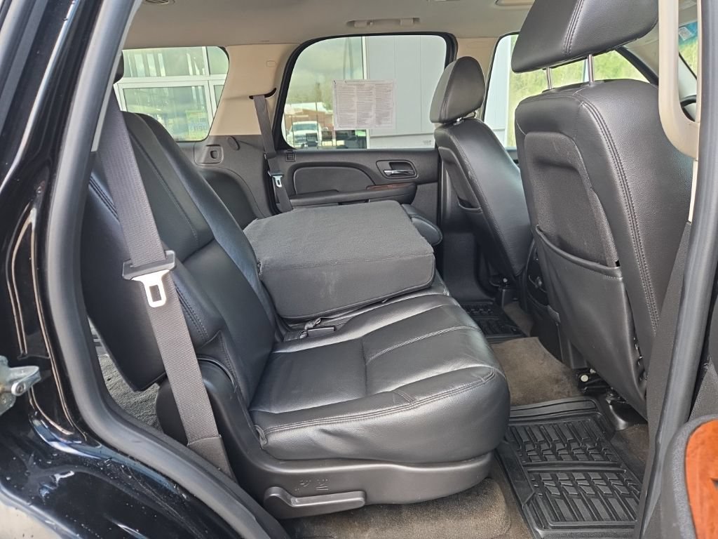Used 2008 GMC Yukon SLT w/ SLT Preferred Equipment Group AWD/4WD image 33