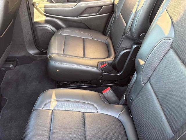 Used 2020 GMC Acadia SLT image 25